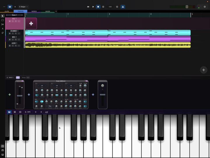The on-screen virtual piano for playing the selected track's instrument.